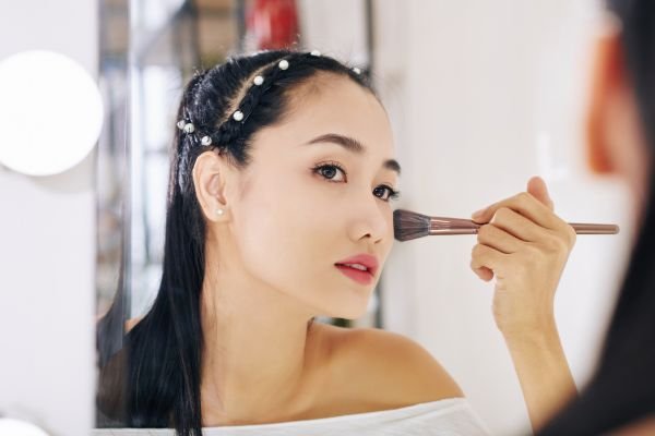 What Does Setting Powder Do for Your Face